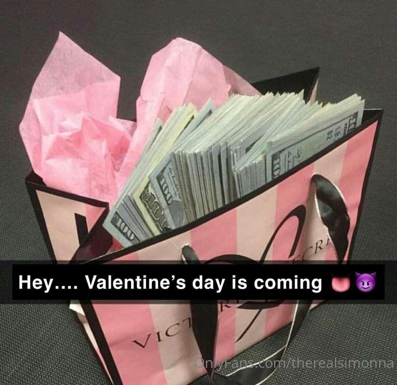 Well..  Valentine’s day is around the corner 😜👅
Real man spo..