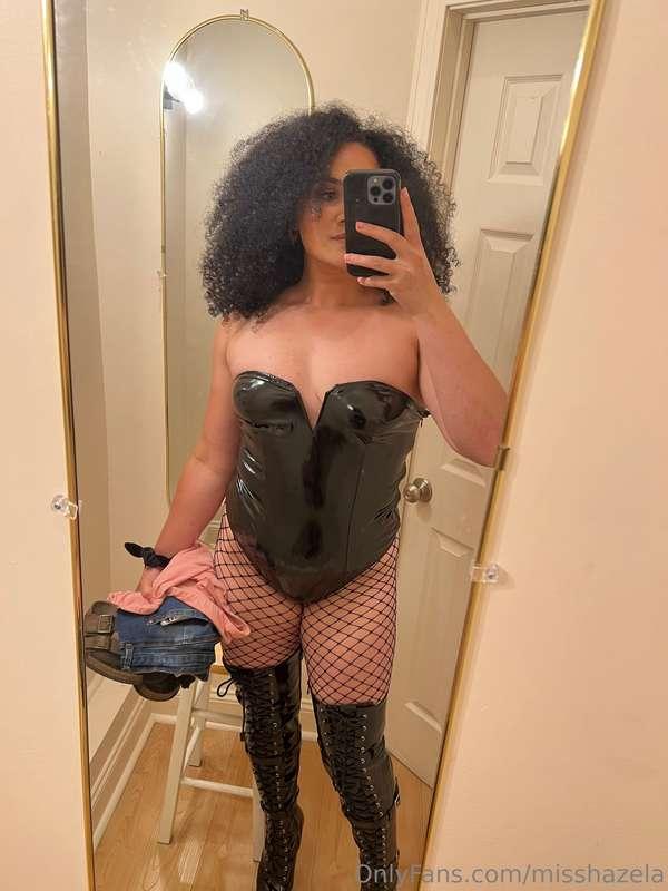 2 of the sets I used in my recent shoot.   The boots set wil..