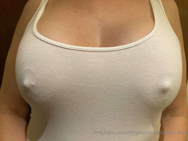 I’ve been so Fucking Horny 😈 I had to get my Boobs out 🍈 and..