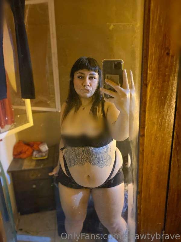 Cute pic set 🎀 did you like my tits and ass? I bet you will ..