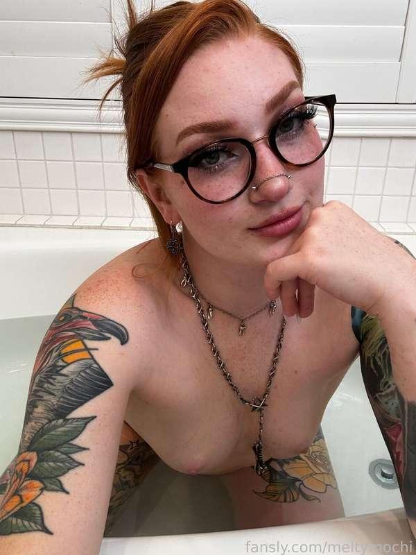 Anyone else take baths during the day? 💦
#redhead #ginger #boobs #tits #tattoos #alt #egirl #gothgirl #nerdy #gamergirl #cute #tattooed #fyp