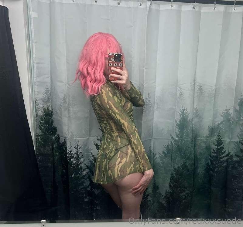Where’s all my men that like booty? 🤳🍑 