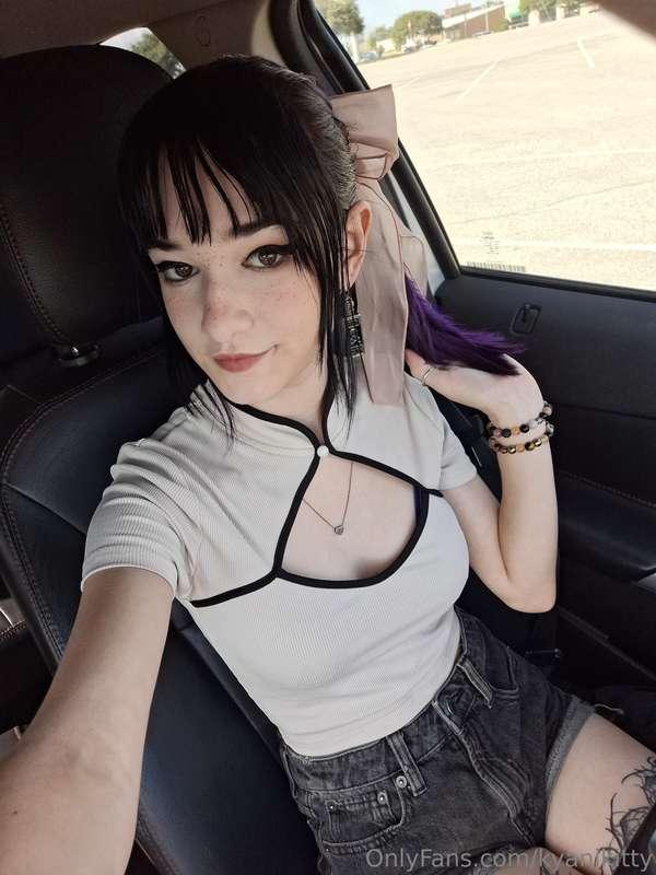 Would you rather go on a fancy date or stay at home? 🥰