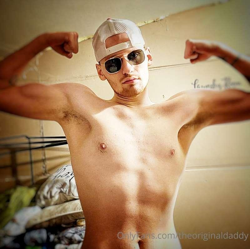 Who's having a fun Easter!! Daddy's here to say I love you a..