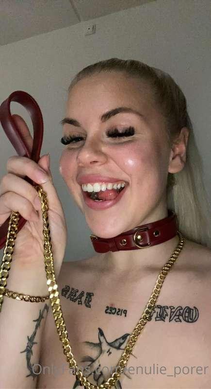 Anyone wanna se me handcuffed and in a leash??