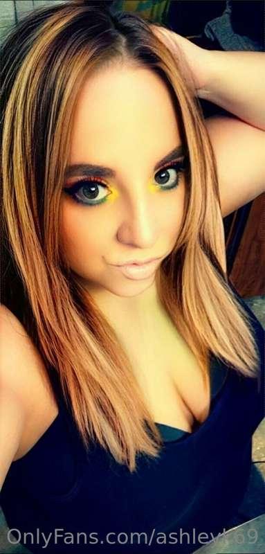 Testing out new hair colors...what hair color did you guys l..