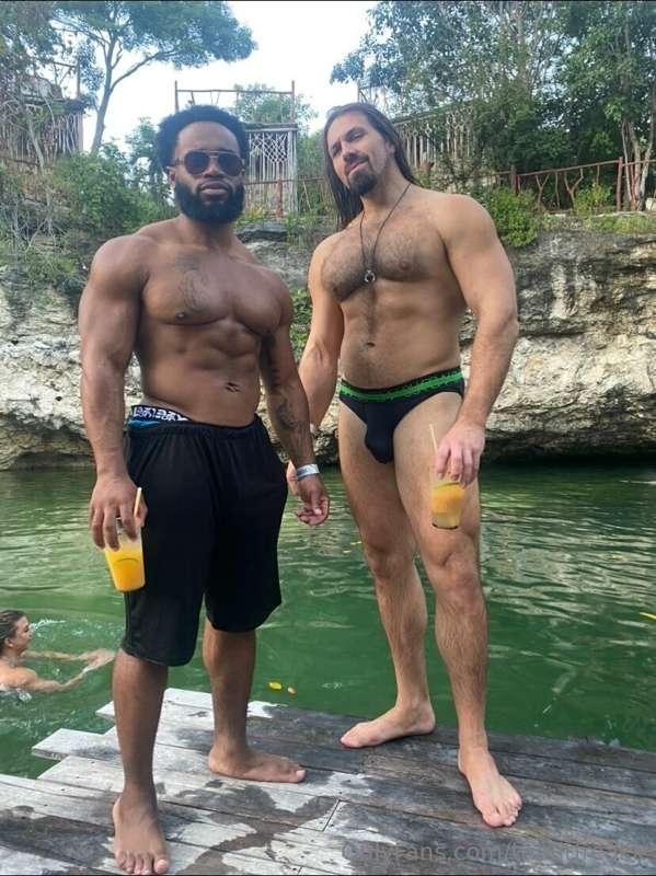 Wanna take a dip with us? 😄🏊‍♂️ @vikingwill