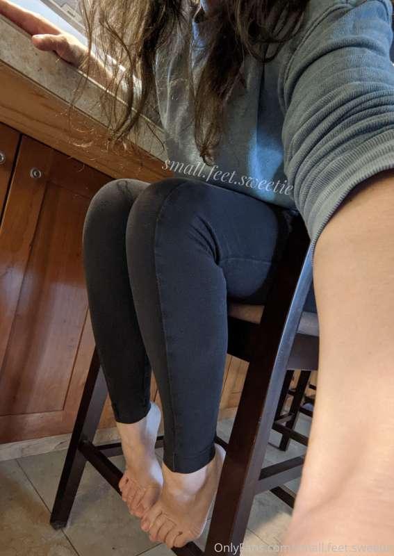 small.feet.sweetie main image