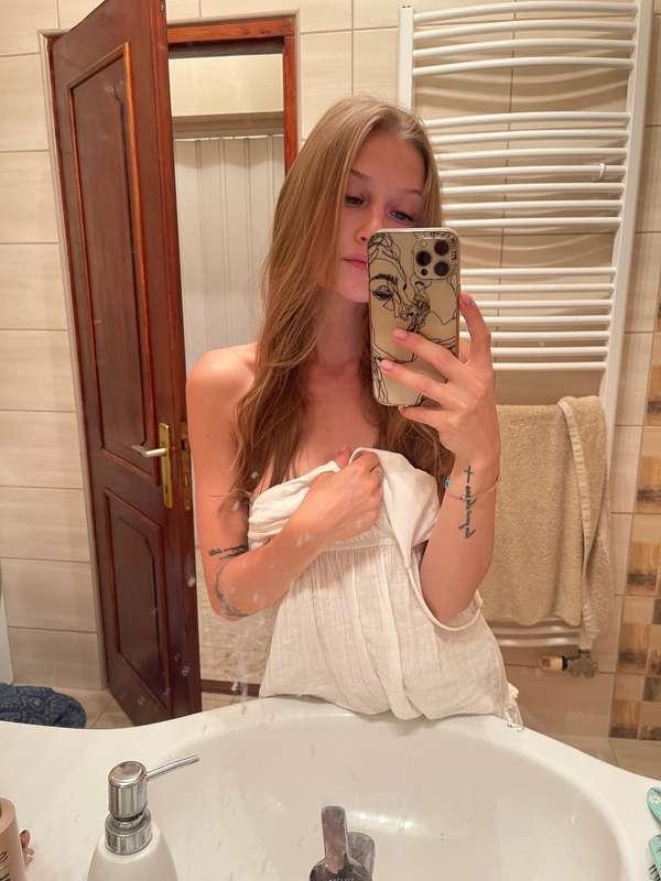 SHOULD I DO LIVE HERE ON MY ONLYFANS? Just TIP HERE ANYTHING..