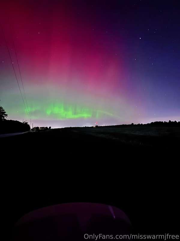 Some Aurora i saw yesterday night near my home~ i saw it onc..