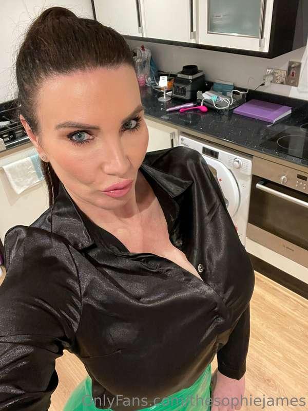 Satin, pvc, nylons and heel combination 🔥