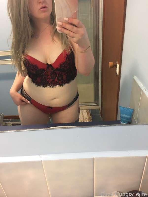 cuckhungrywife image #0