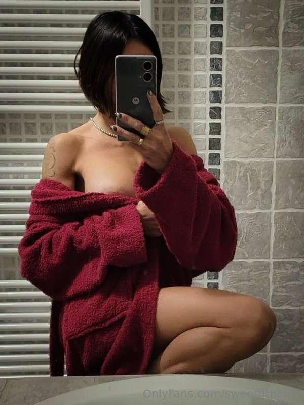 ... e dopo la palestra.. una bella doccia 😍😈