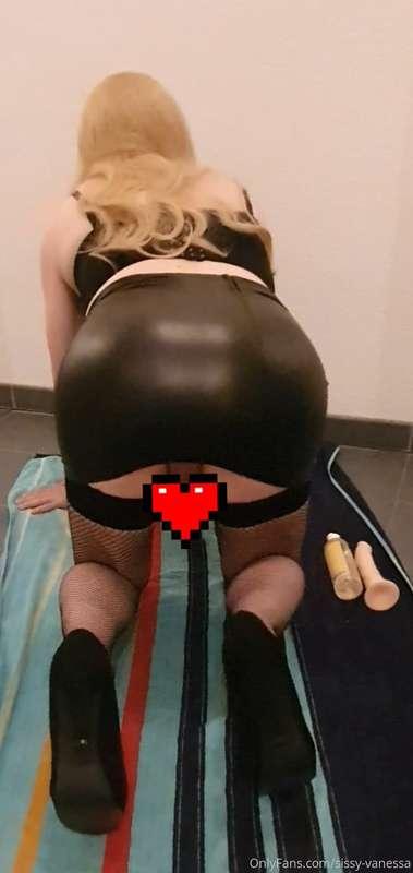 sissy-vanessa image #0