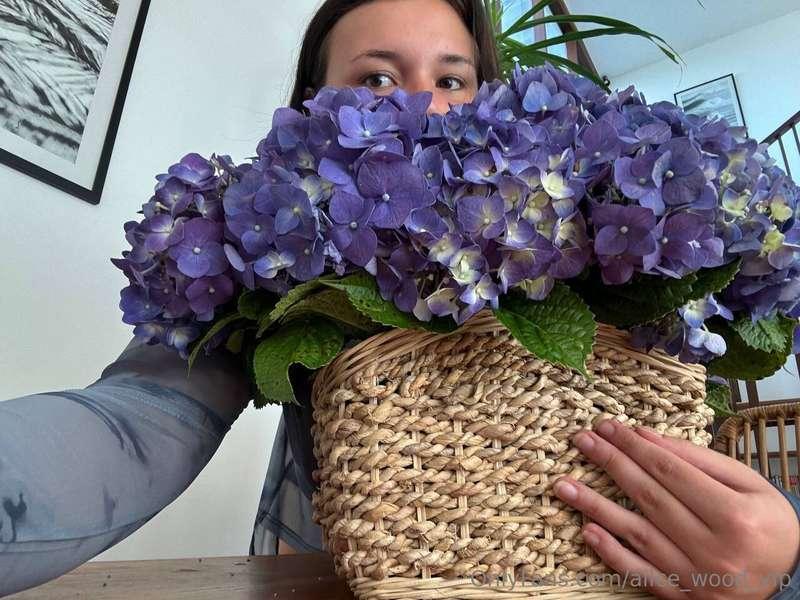 Fun fact: I love flowers! 💐 There's just something about get..