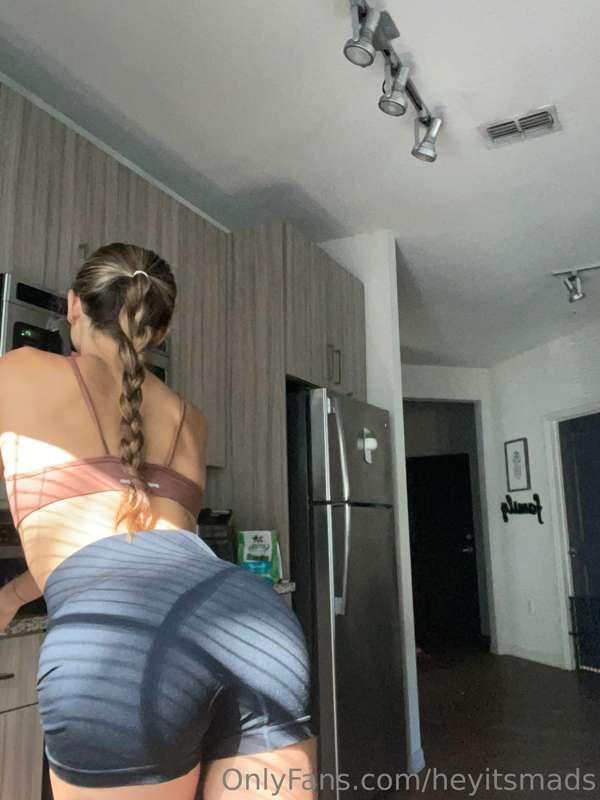 If you wanna see the rest of this kitchen shoot comment your..
