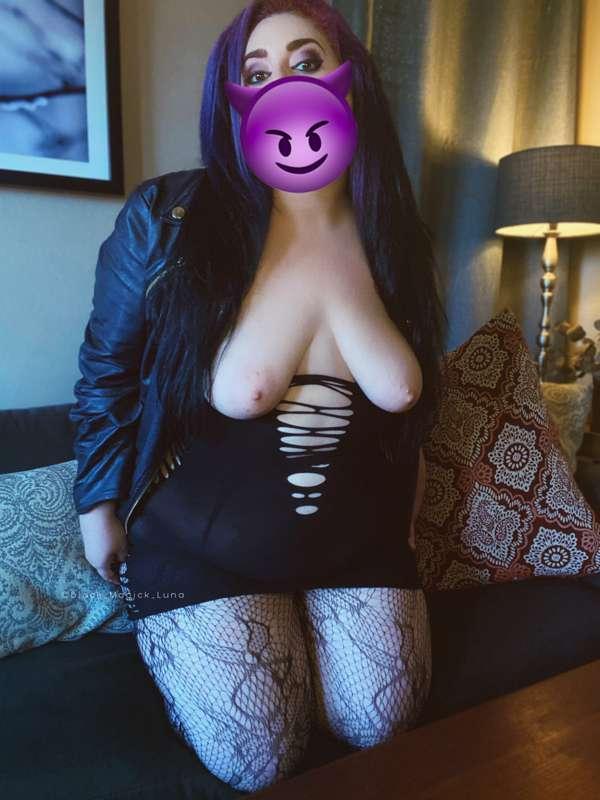 **Photoshoot Part 01 :**
It's Sensual Saturday my Pretties! ..