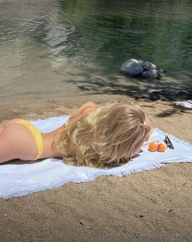 She is My friend @amybikergirl  😈

✅Subscribe for free😘
🟢 FR..