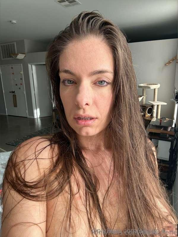 The closer I get, the harder it is to resist👄
