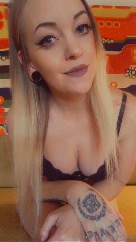 There’s boobs everywhere, but these are mine🥰😇