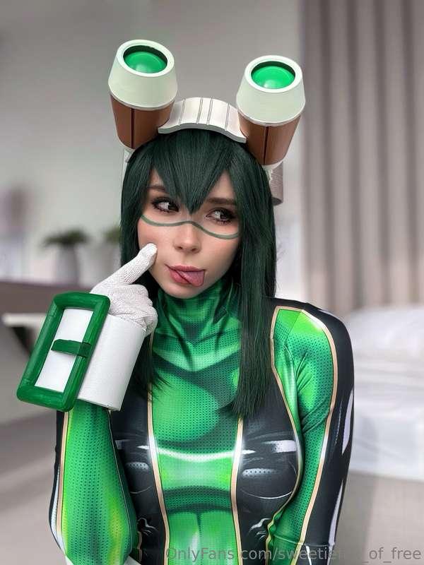 When Tsuyu's tongue comes out to play, things get a little s..