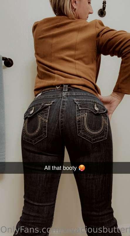 All that booty tho! 🥵
