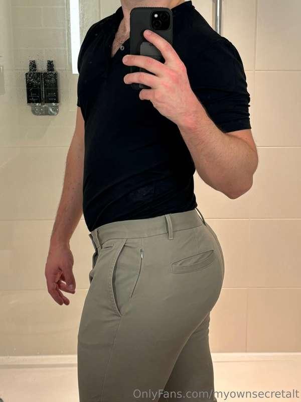 Are these trousers too tight? Friday night outfit is THICC. ..