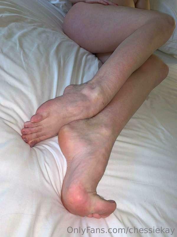 Worship my high arched feet and painted toes … 💦