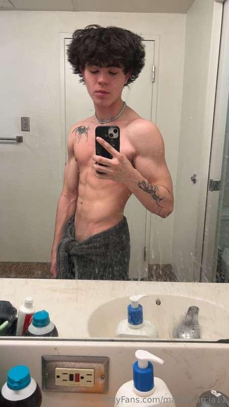 I could use your hand to remove this towel😉