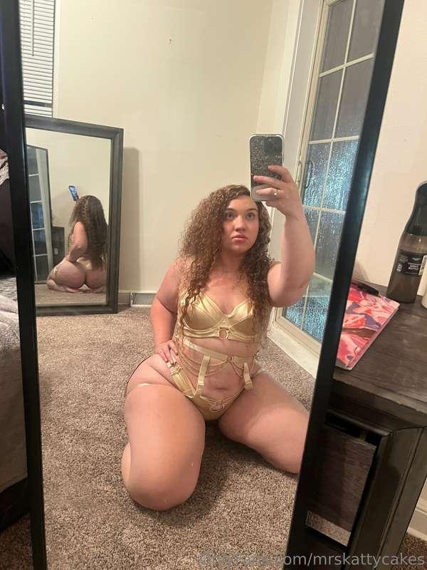 I love looking up at you while your cum rains down on me 💦