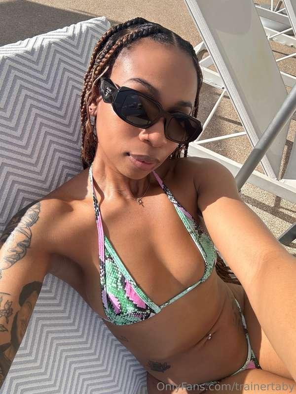 bikini babe!👙