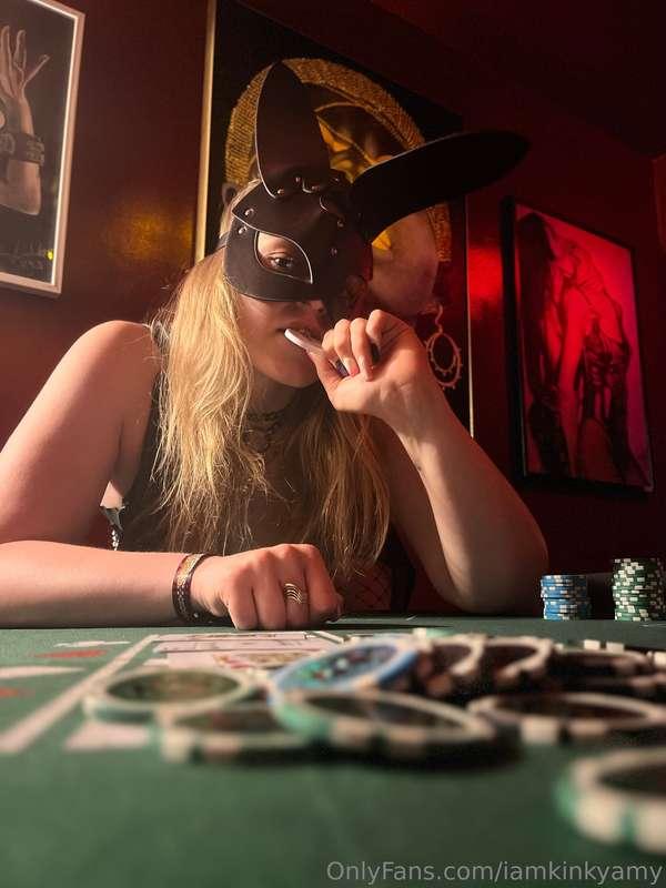 Who wants to play strip poker with me?♠️♥️