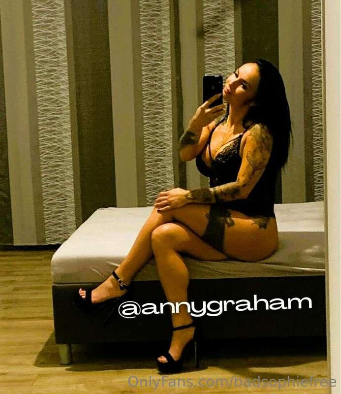 @annygraham 👄👄👄
Bad little bit 😈 shy 🙄 buut horny all the ti..