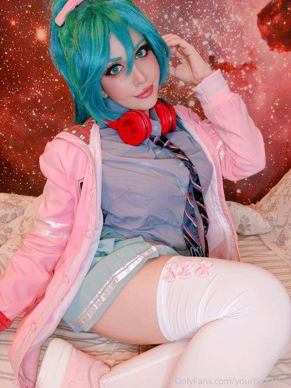 Second half of the Miku set! 
getting super comfortable hehe..