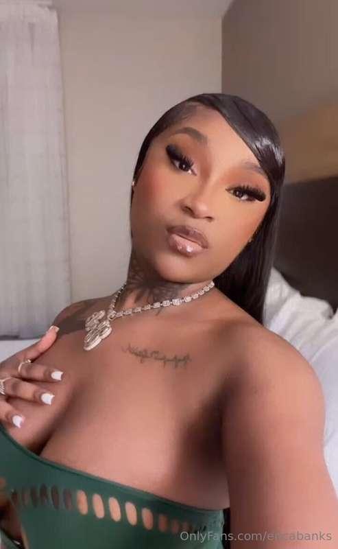 Stop and stare me daddy✨🖤