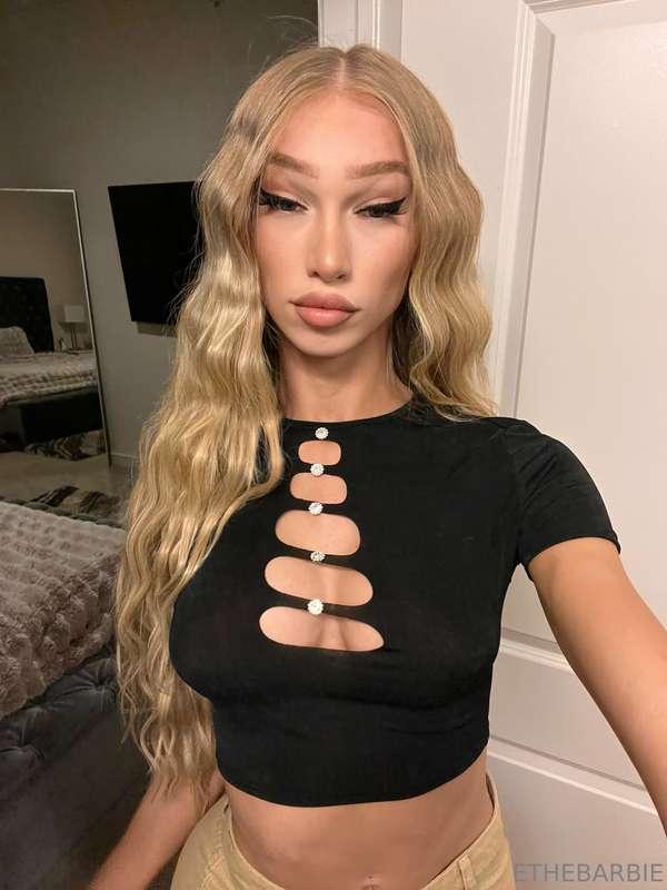 Do like me wearing black or in my blond hair? 🖤👱‍♀️
