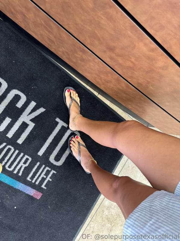 Could you keep your eyes off of my feet in flip flops ? 