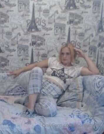 you see how bored I am! why am i so bored? Why aren't you wi..