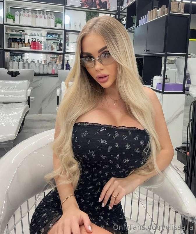 How do you like my dress?💋