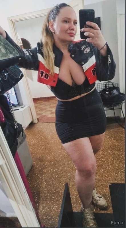 shoot a DM if you like my new outfit babe 🥰