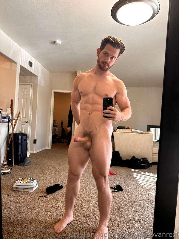 Left my clothes somewhere… wanna help me find 'em? 👀