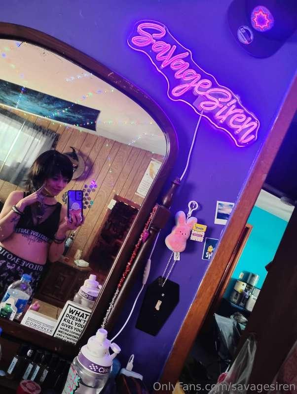 💜Loving My Purple Light 