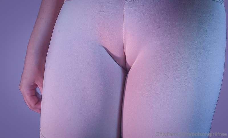 It squeezed me so much… that it was impossible to hide how e..