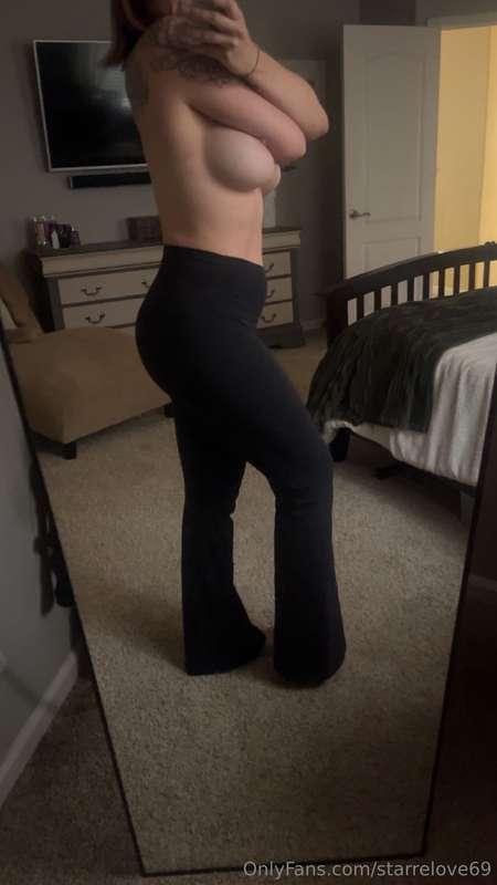 Some 🍑 and side boob anyone?