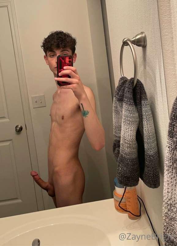 Swipe left for a little surprise 😏