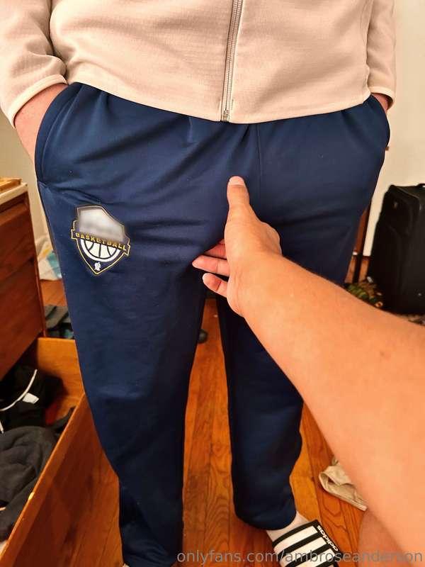 basketball boys have the biggest…😳