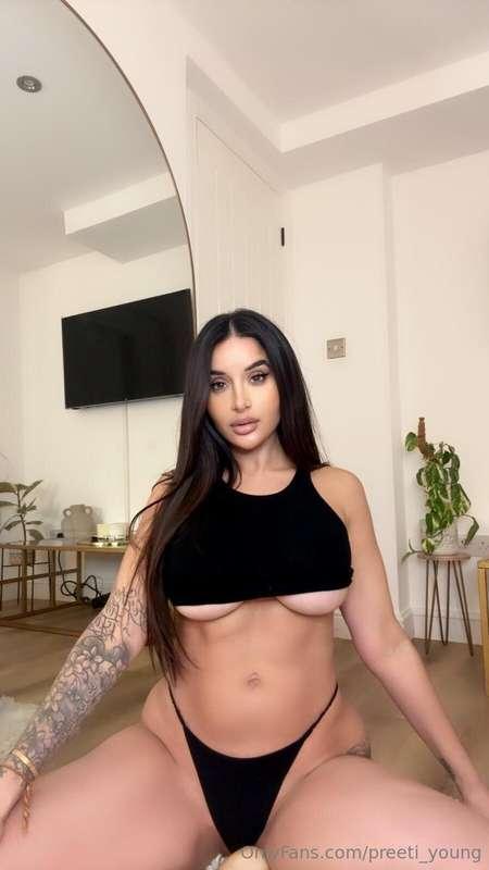Don’t make me sit in these soaked panties too long 💦💦