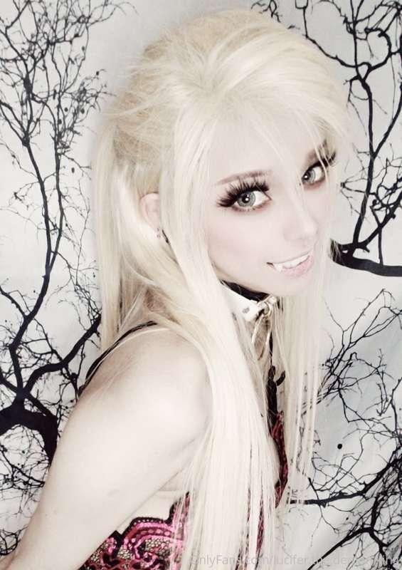 Wanna come ghost hunting with me o.o I'm thinking of taking ..