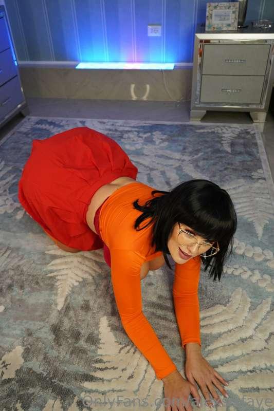 Wanna help Velma find her glasses?😏😏😏

Check your dms for mo..