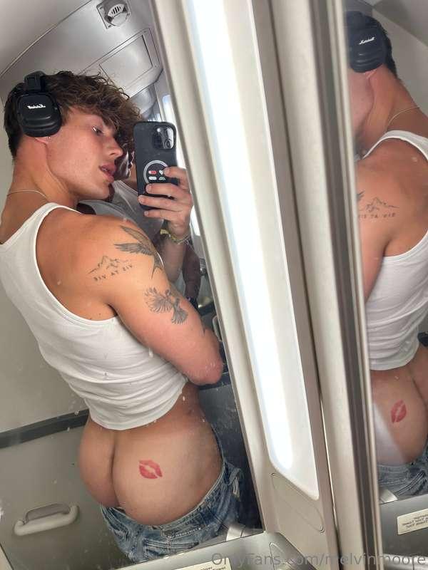 🔜 🇸🇪 💤 ⛽️ 🔜 🇬🇧 📸 👨🏼‍❤️‍💋‍👨🏽